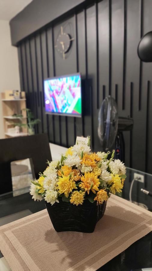 Resort Living Condominium Unit In Metro 마닐라 외부 사진